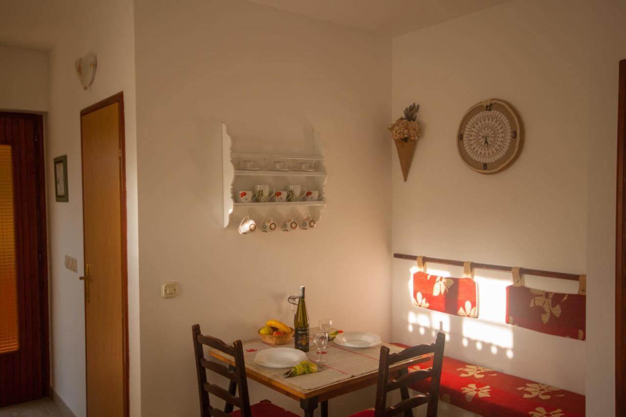 Apartments Cvelic Milovcic Malinska Luaran gambar