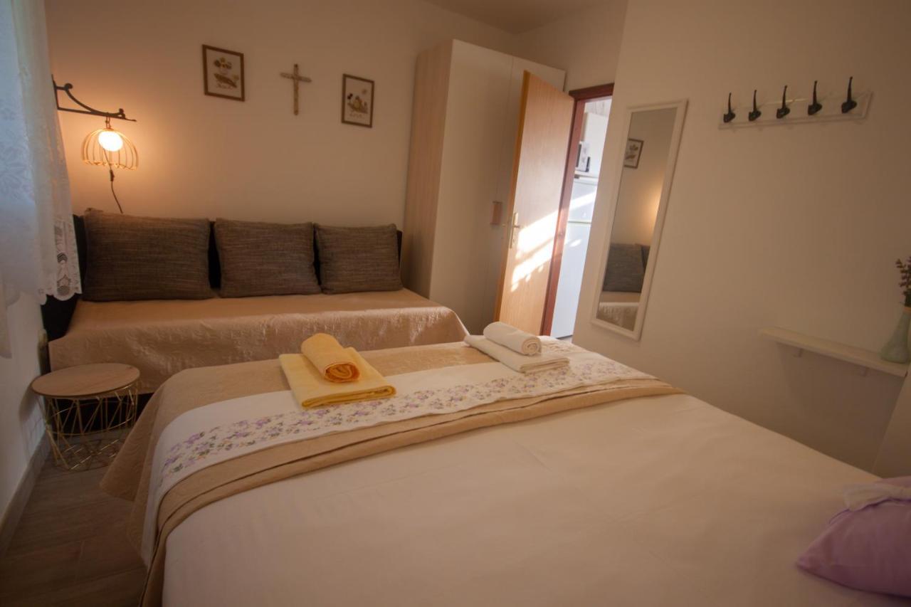 Apartments Cvelic Milovcic Malinska Luaran gambar