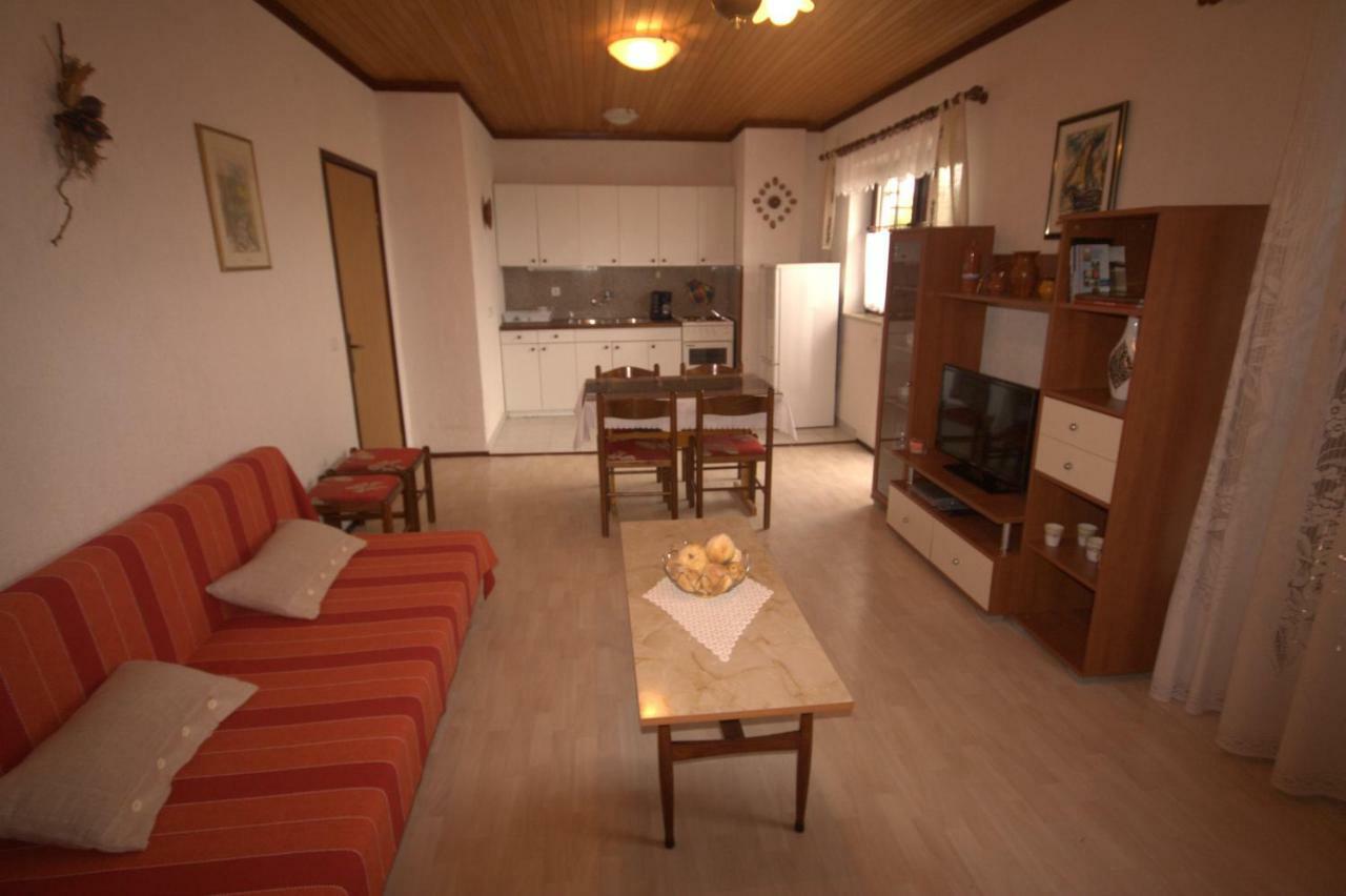 Apartments Cvelic Milovcic Malinska Luaran gambar