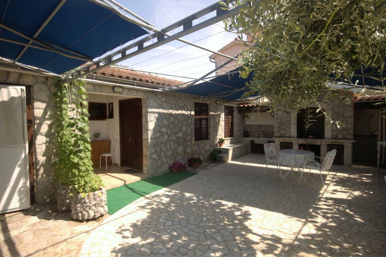 Apartments Cvelic Milovcic Malinska Luaran gambar