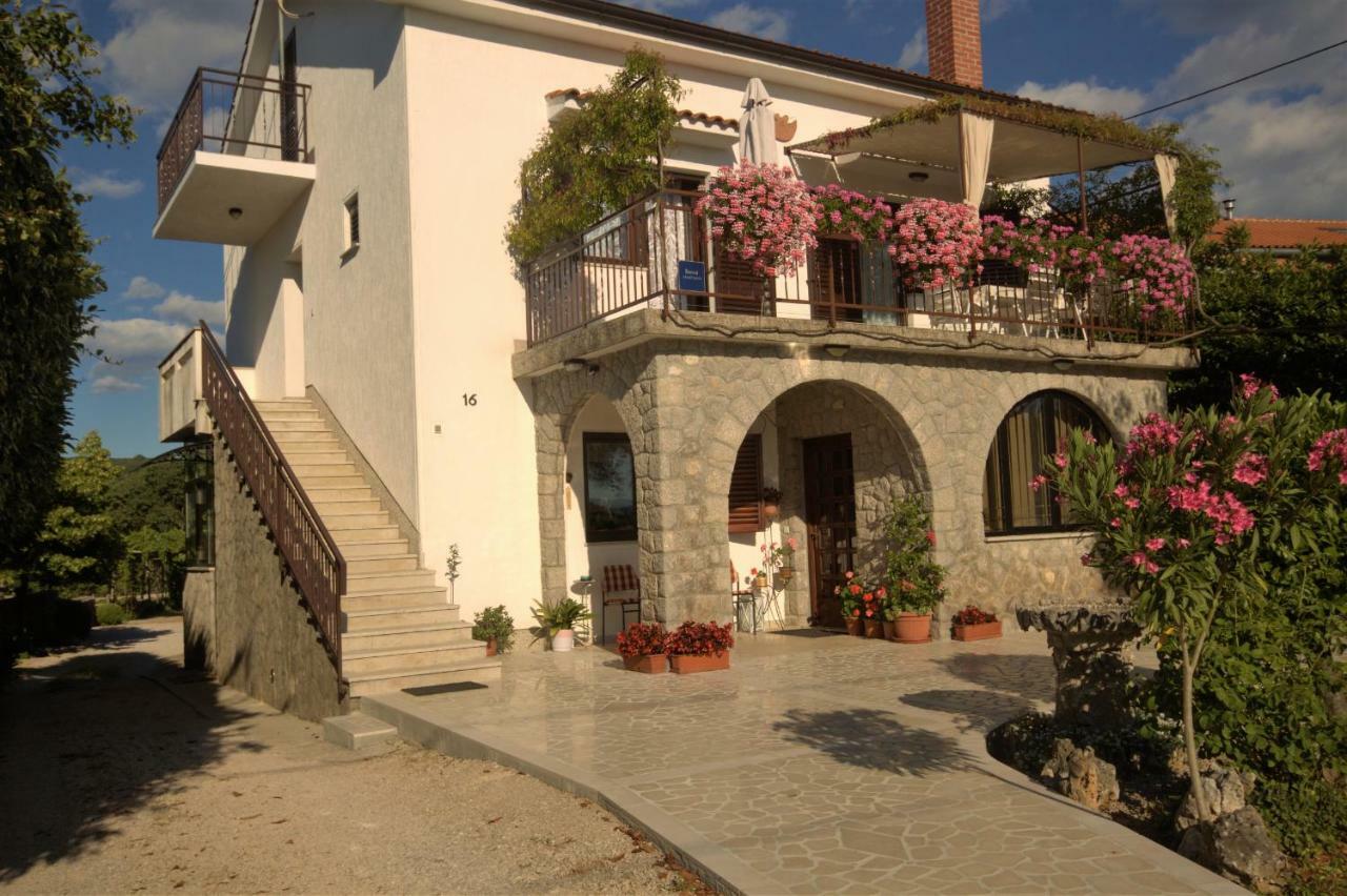 Apartments Cvelic Milovcic Malinska Luaran gambar
