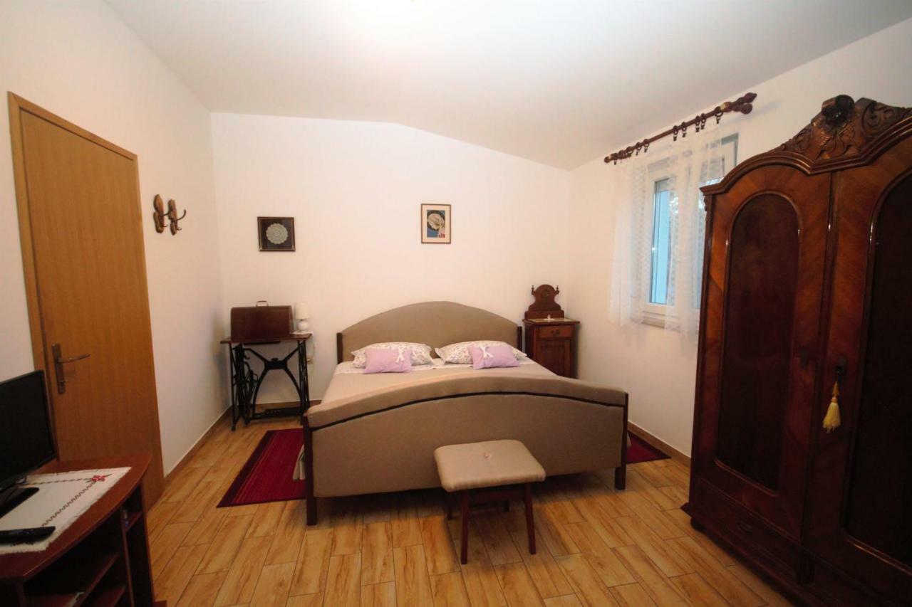 Apartments Cvelic Milovcic Malinska Luaran gambar